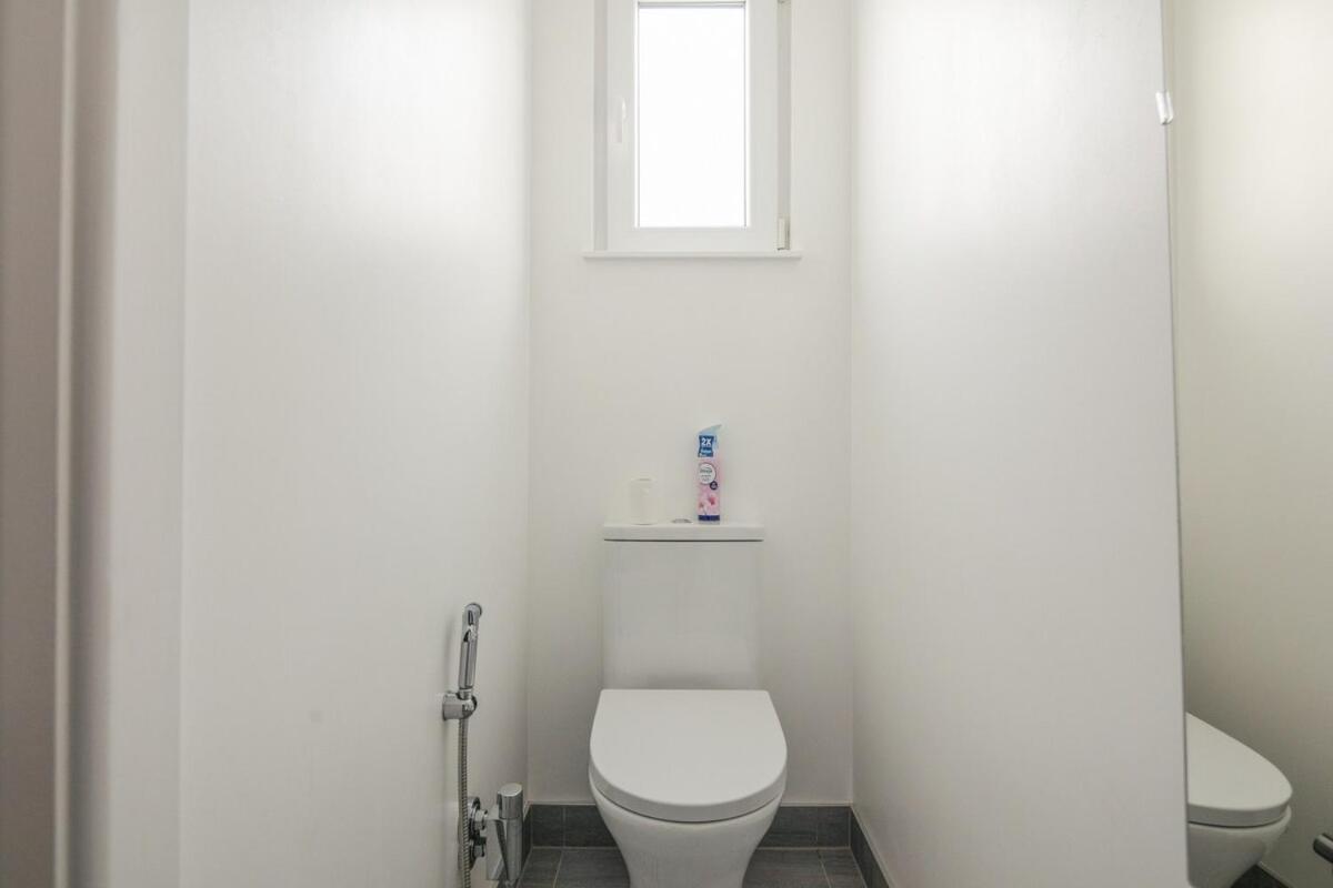 Spacious 3 Bedroom Home With Ps5 And Pool Table Near O2 Arena Canary Wharf And Elizabeth Line To Central Londyn Zewnętrze zdjęcie