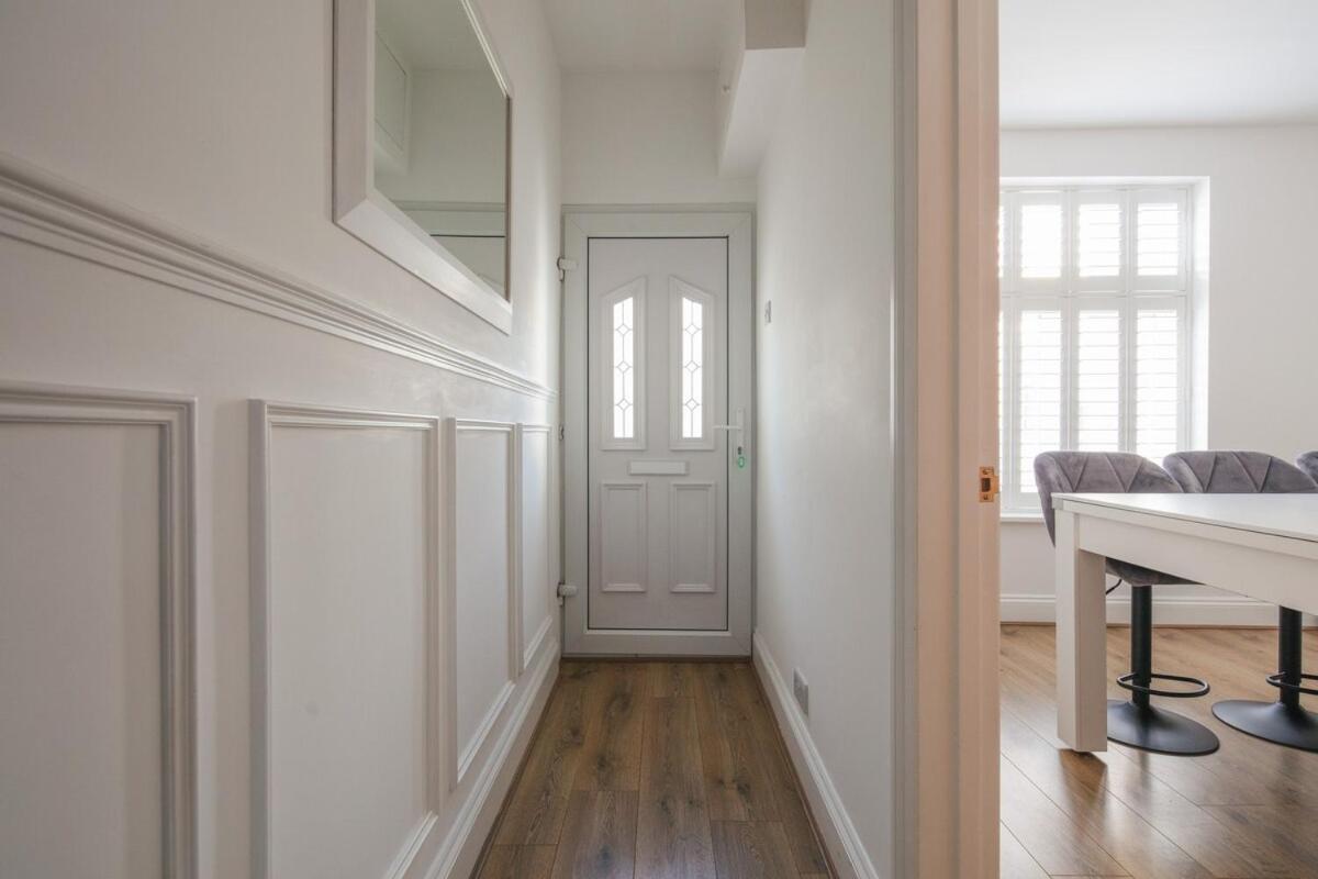 Spacious 3 Bedroom Home With Ps5 And Pool Table Near O2 Arena Canary Wharf And Elizabeth Line To Central Londyn Zewnętrze zdjęcie